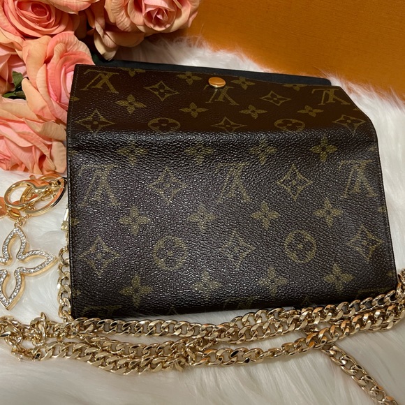 ‼️SOLD OUT‼️💯Auth LOUIS VUITTON Portefeuille Sarah Monogram Crossbody/WOC - Picture 13 of 13